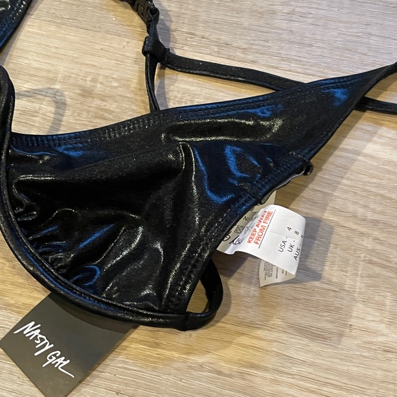 Nasty Gal Coated Underwire V Neck Cut Out Bikini Set Black 4 NWT - Picture 3 of 6